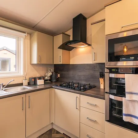 Waterfall Luxmy With Hot Tub Lodge Γιορκ