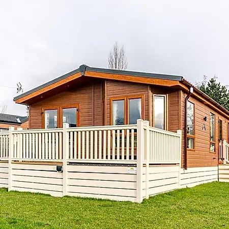 Lodge Acres With Hot Tub *
