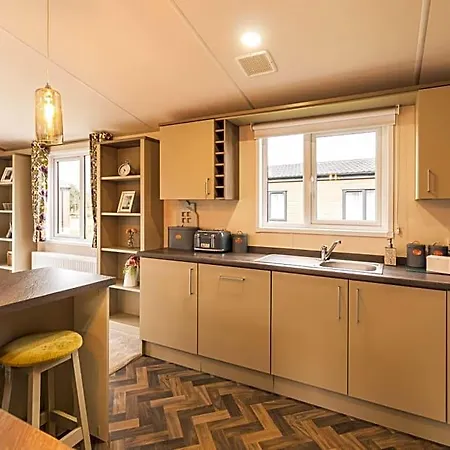 Acres With Hot Tub Lodge York
